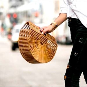 Cage bag like cult Gaia